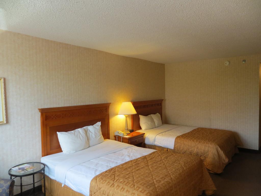 Gateway Hotel Dallas Park Central 객실 사진