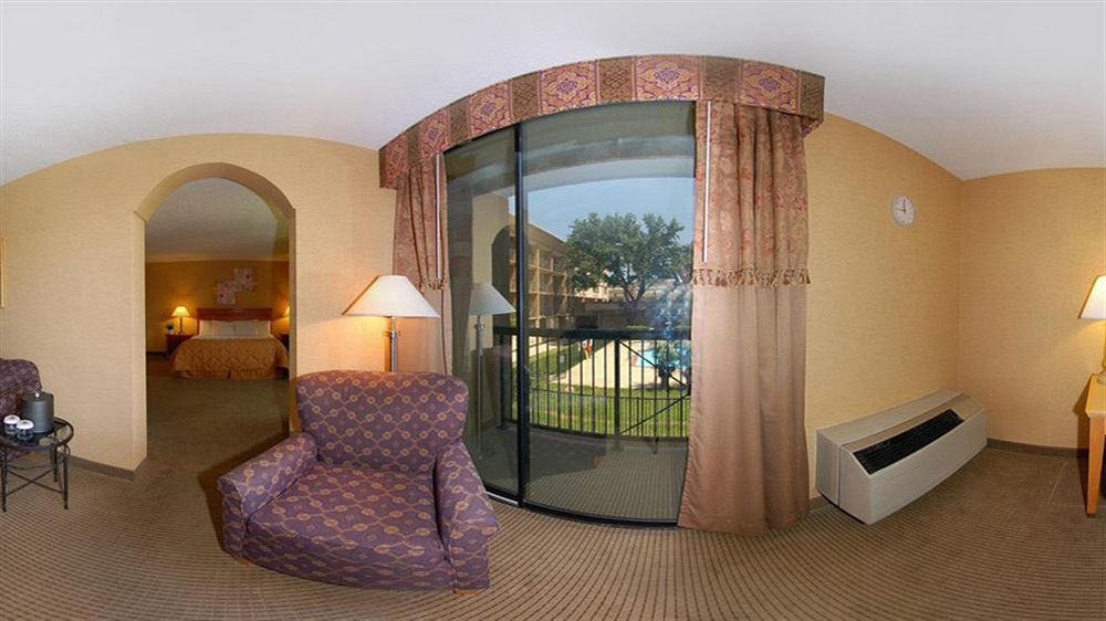 Gateway Hotel Dallas Park Central 외부 사진