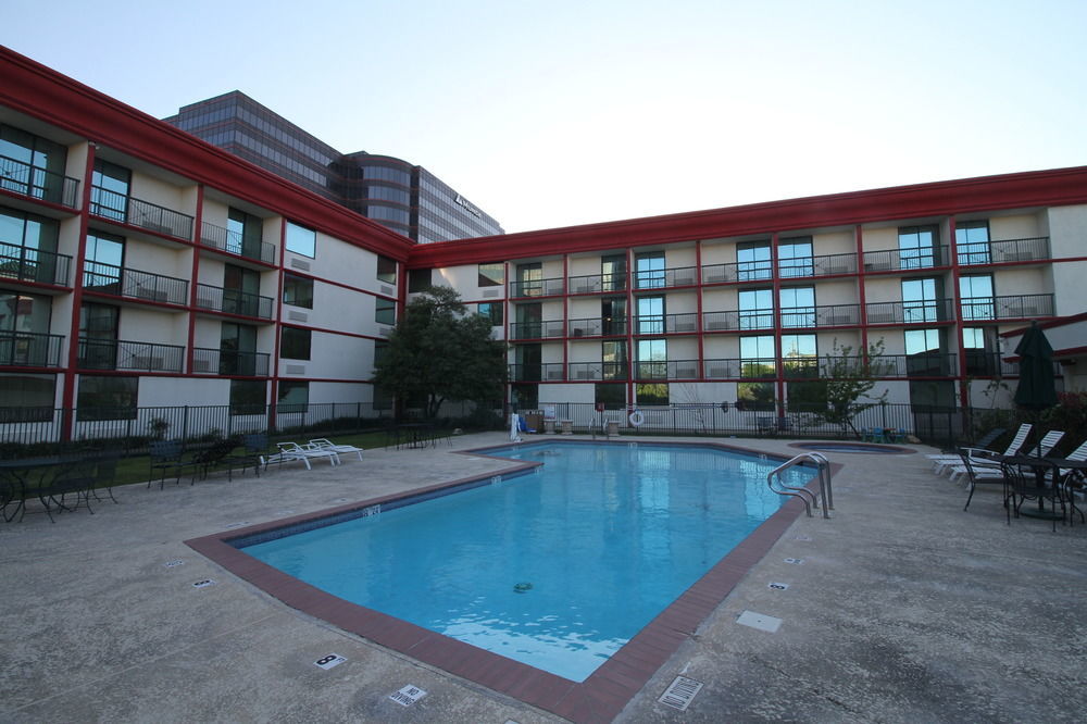 Gateway Hotel Dallas Park Central 외부 사진