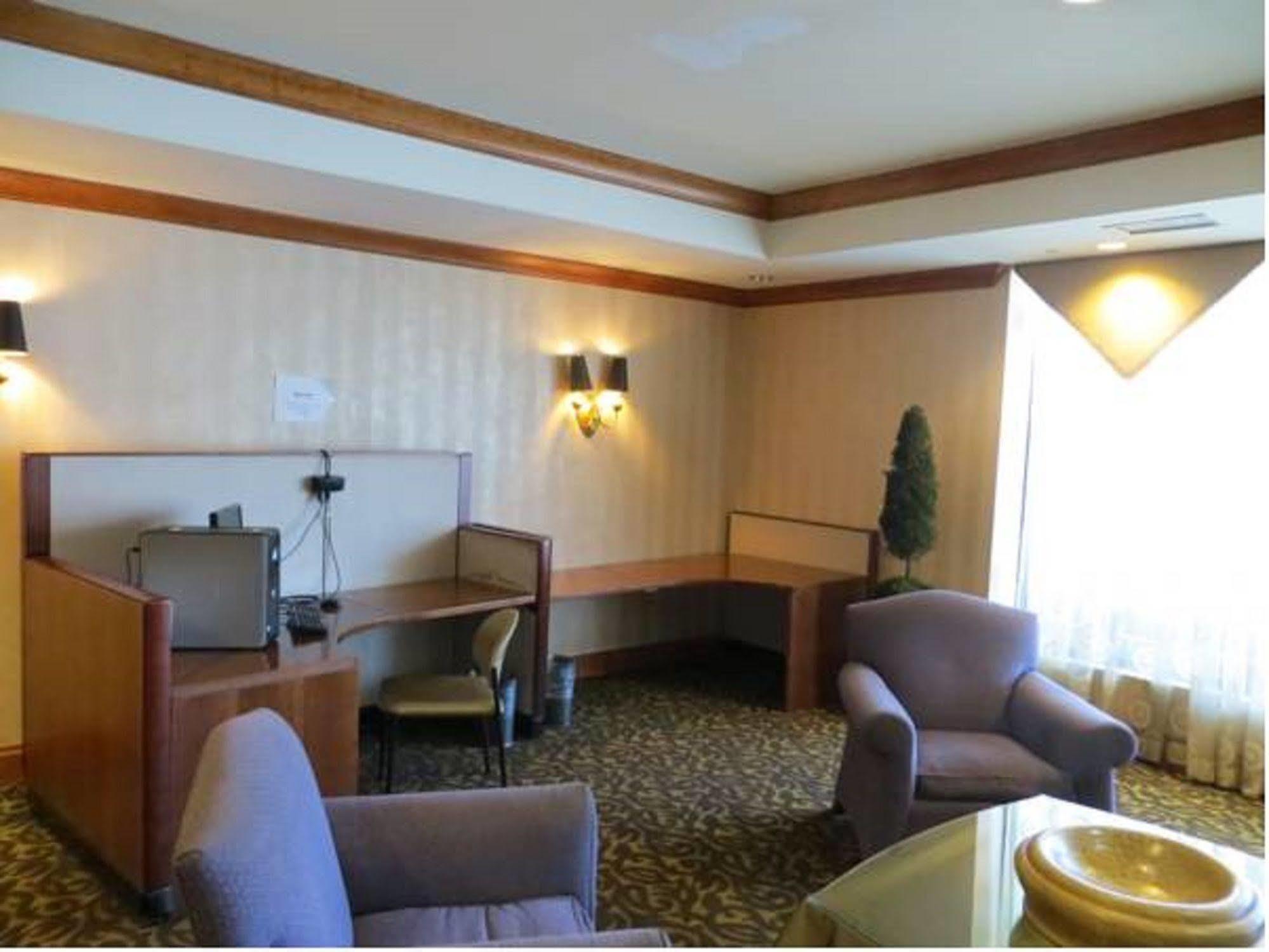 Gateway Hotel Dallas Park Central 외부 사진