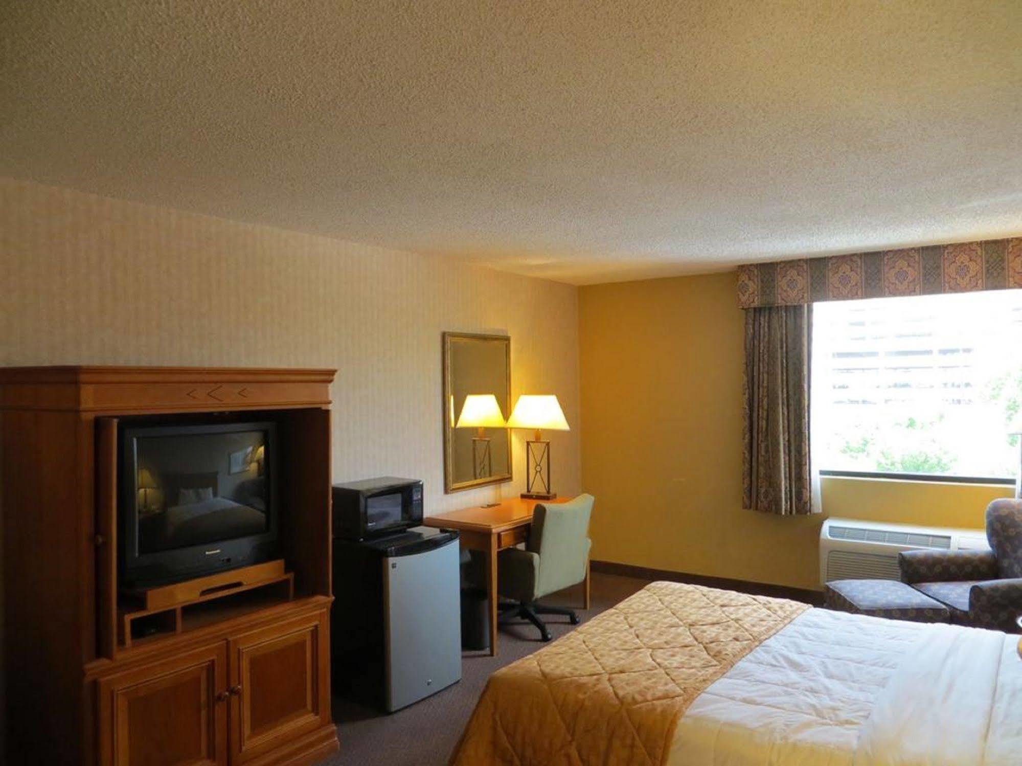 Gateway Hotel Dallas Park Central 외부 사진