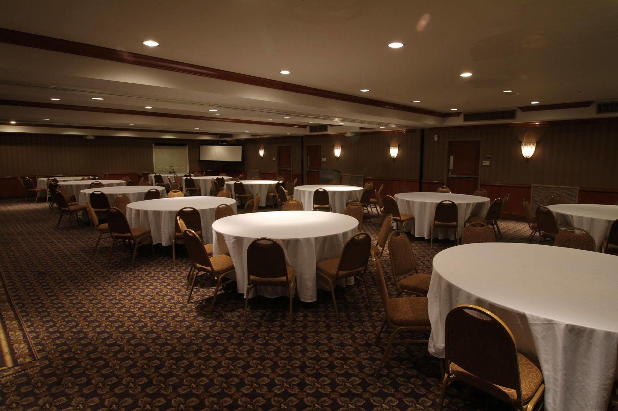Gateway Hotel Dallas Park Central 외부 사진